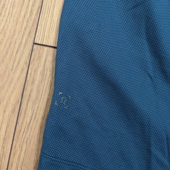 Lululemon blue men's shorts - Picture 4 of 8